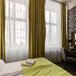 Artus - Old Town فندق
