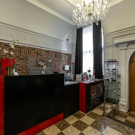 Artus - Old Town 3*